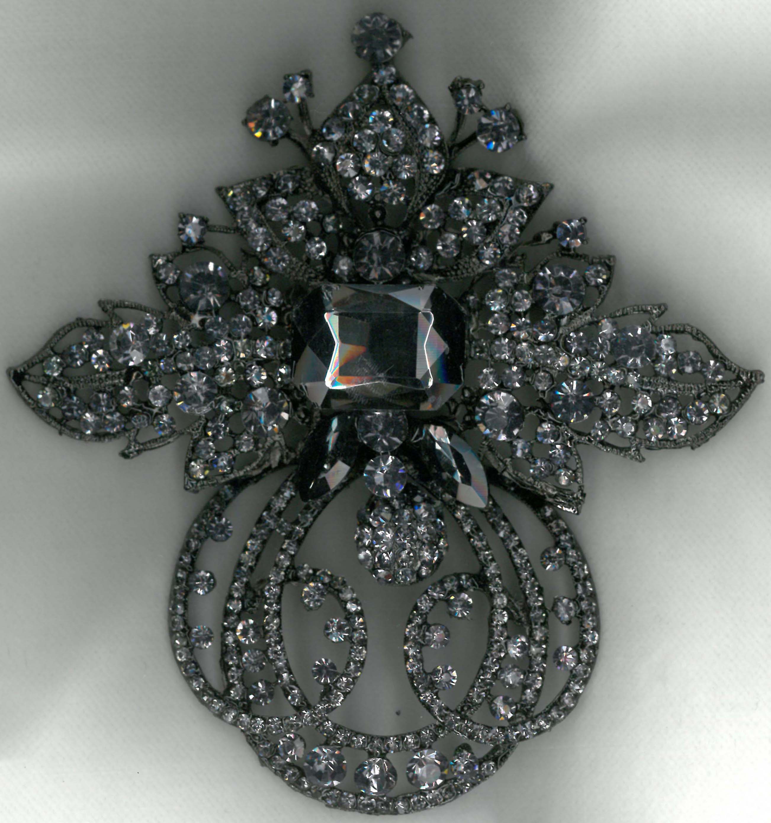 BROOCH - GUNMETAL